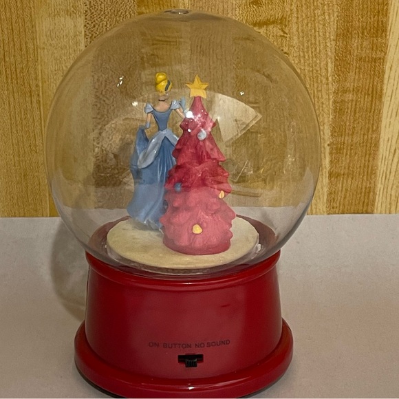 Disney Princess Cinderella Snow Globe, Holiday Songs, Snow Swirls, Gemmy - Picture 3 of 8